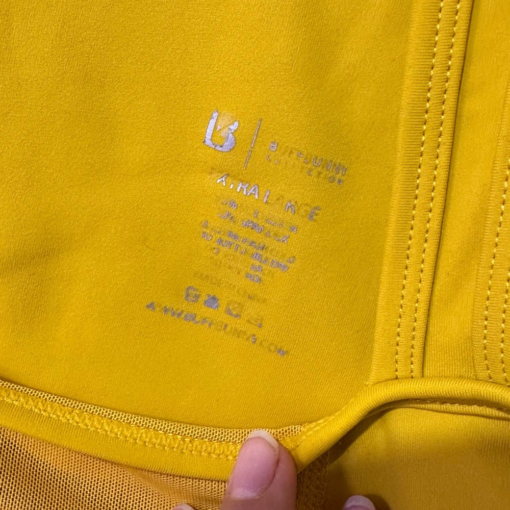 BuffBunny Yellow Athletic V-Neck Sports Bra - Picture 5 of 5